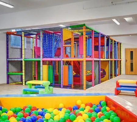 11b Niebieskie Z Basenem Krytym, Odkrytym, Sala Zabaw, Animacjami * Poddabie